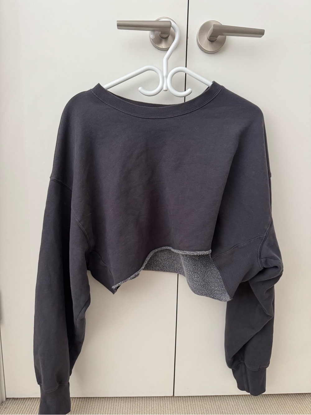 Aritzia TNA Cropped Crewneck Sweatshirt - Charcoal